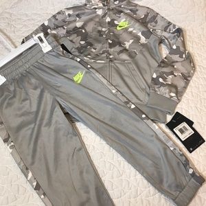 Nike boys set